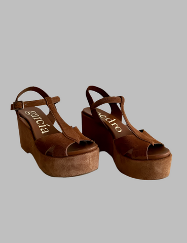 Veronica Beard DALI RAFFIA PLATFORM SANDAL- Black
